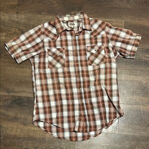 Wrangler Men's Brown and White Plaid Button-Down Shirt